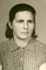 I know it might be to much to ask and consider this ask mission impossible  yet why not to try? Those are the only pictures of my grandparents, both  born in early