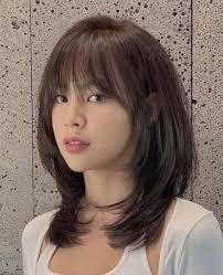 2025 Hair trends for women over 40