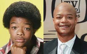 Ex-astro infantil é acusado por namorada de ameaçá-la com besta e pistola  elétrica