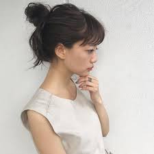 黒髪ロングの大人ヘアアレンジ 初心者さんでも垢抜ける簡単まとめ髪をご紹介 folk 簡単 まとめ髪 ヘアスタイリング 黒髪アレンジ