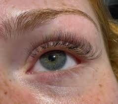 🌟✨ MEET OUR MASTER LASH TRAINER