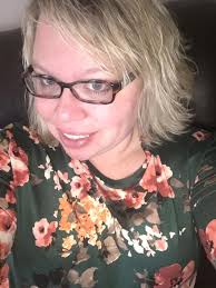 Meet Brielle, your new favorite go-to! 🤗🤗 With ruffle magic at the  shoulders and a dash of playful puff, this top is all about fun and flair.  Perfect for those "denim and