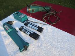 Makita Cordless 9 6v Nicd Da391d Angle Drill Dc900 Charger Mc900 Light Batteries Makita Makita Tools Cordless Drill Vintage Tools