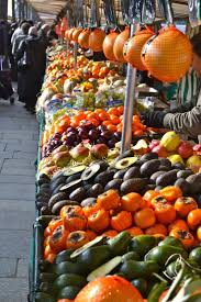 Farmers Markets In France Featured At Farmers Market Online Fruit And Veg Farmers Market Fruits And Veggies