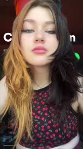 #greenscreen link in biooooo @whoispoutyface @Carlie Hanson