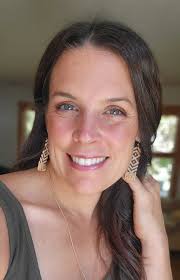 A very good gurl and her fire pit 🔥