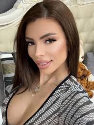 Dem lips, tho. Model: Alice Voss #SMmodel #lovely #explore