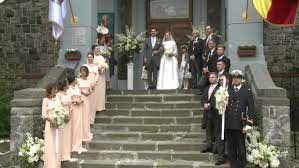Ilie este asemănătoare cu contemporana sa din patrauti. Nunta Fostului Principe Nicolae Sute De Oameni I Au Aplaudat La Biserica Din Sinaia