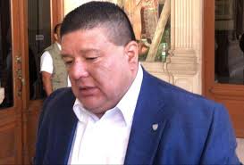 Repone Alumbrado Público luminarias en la Ponciano Arriaga