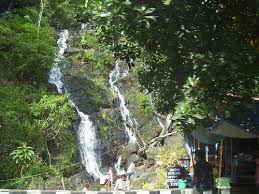 Ada gambar air terjun, pepohonan, pegunungan, pedesaan, dan hal lainnya. Gunung Rambutan Home Facebook
