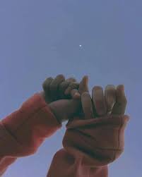Pin by kim on paare zum nachmalen couples, cute relationship. Pint Couple Aesthetic Cute Couples Couple Hands