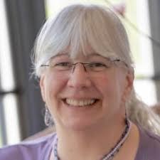 Carolyn Travers's Instagram, Twitter & Facebook