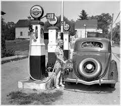 Pin By Steve Swagerty On Classic Cars In 2020 Old Gas Stations Vintage Gas Pumps Gas Pumps