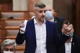 Ott ültek a csapatkapitány, orbán mögött. Index Belfold Jakab Peter Kover Laszlonak Ma Nagyon Jol Nez Ki Vagjunk Bele