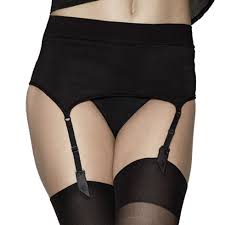 Pièce de lingerie, il s'apparente à une ceinture entourant la taille ou reposant sur les hanches. Porte Jarretelles Sensation De Gerbe L Atelier Des Rouges