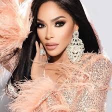 Such an incredible trip to Dubai and Abu Dhabi this week. Thanks to Ed  Guindi and Mary Thonert-Carpousis for the fabulous itinerary and connecting  with dear Robert who guided us around Dubai,