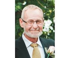 Robert Gingerich's Instagram, Twitter & Facebook