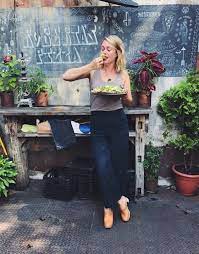 Alison roman was born on the 1st of september, 1985. My Beauty Uniform Alison Roman A Cup Of Jo Alison Roman Beauty Uniform Style