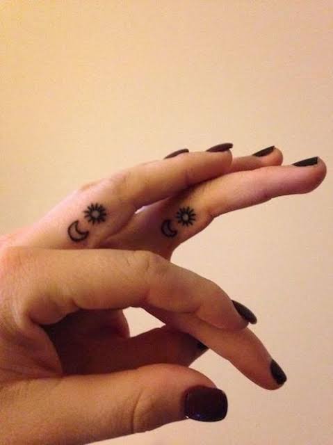 20 adorable finger tattoos to get with your BFF