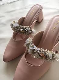 Terlepas dari gambar motif ekor murai batu meme burung ini selain bisa membuat orang tertawa gambar lucu tentang burung ini di nilai juga bisa digunakan untuk mengungkapkan keinginan / harapan ataupun sindiran bagi para kicau mania. Pin Di Sandal Wanita