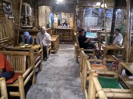See 68 tripadvisor traveller reviews of 17 bondowoso restaurants and search by cuisine, . Kedai Garasi Bernuansa Bambu Yang Unik Di Bondowoso Kompasiana Com