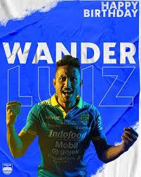Tim persib bandung mengumumkan salah satu pemainnya positif terjangkit virus corona. Poster Persib Bandung
