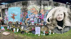 108 barby kelly bilder und fotos. Barby Kelly 45 Tot 20 Meter Trauer An Der Kelly Family Mauer In Koln Regional Bild De