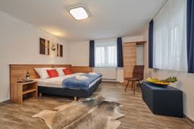 Biete eine dg.wohnung in bad. Monteurzimmer In Bad Kotzting Ab 8 57 Nacht