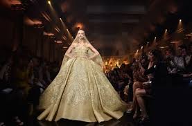 Guido maria kretschmer (* 11. Fashion Week Berlin Guido Maria Kretschmer Da Ist Fur Jeden Was Dabei Panorama Stuttgarter Zeitung
