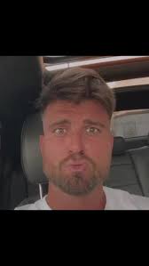 Exploring the Joys of Single Life in Love