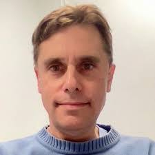 Robert Weis's Instagram, Twitter & Facebook