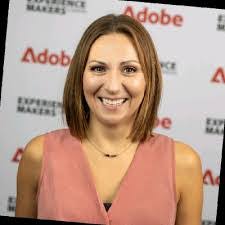 Eloise Pollard's Instagram, Twitter & Facebook