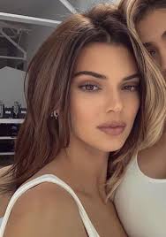 Which hair color suits Kendall the best? : r/KUWTK