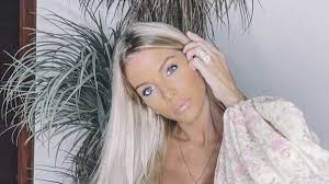 Jessica garcia (née thivenin)est une candidate de téléréalité, businesswoman, et ancienne coiffeuse française qui s'est fait connaître en début d'année 2014 dans la saison 3 des marseillais : Khzlbyv1cojjzm