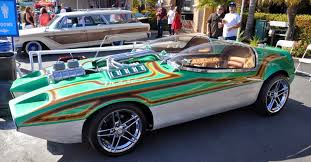 Gotham Garage Has Been Working On 60 S Roth Style Crazy Customs Here S An Odd Creation Split Image Car Guys Weird Cars Hot Wheels Cars