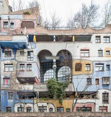 Unique hundertwasser building, indeed reminds gaudi architecture. Friedensreich Hundertwasser Joseph Krawina Mariano De Angelis Hundertwasserhaus Divisare