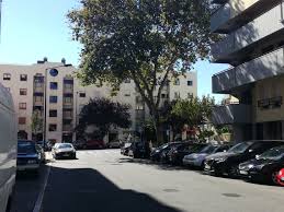 A aplicação epark emel, permite pagar estacionamento em lisboa, sem moedas. Entrada Da Emel Em Telheiras Divide Opinioes Mas Maioria Pede Regularizacao Do Estacionamento O Corvo