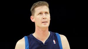 Shawn bradley (basketball player) was born on the 22nd of march, 1972. G8j5hsjyqlkznm