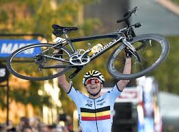 Wegen starker prellungen und abschürfungen steige er nun aber auf anraten seiner teamärzte aus dem rennen aus. Evenepoel Ist Junioren Doppelweltmeister Tirol Orf At