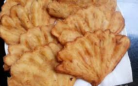 Artikel ini hanya membahas pisang penghasil buah konsumsi serta kerabatnya yang berkaitan. Pisang Kipas Kuantan Ii Oleh Oleh Khas Riau Sejak 1991