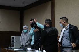 Icw menilai seharusnya pinangki dihukum lebih berat. Pesan Jaksa Pinangki Ke Anaknya Mommy In Jail Please Pray For Me Antara News