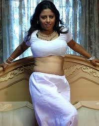 Omg she is looking so hot and splendid. Still From The Telugu Movie Nishabda Viplavam Bollywood Actress Hot Photos Indian Navel Bollywood Actress Hot