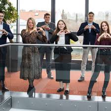 Wenden sie sich bitte an freisinger bank. Freisinger Bank Bietet Zeitgemasse Ausbildung Mit Extras Freisinger Bank