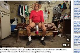 Sa longueur irait de 7 à. Voici Roberto L Homme Au Plus Long Penis Au Monde 48 Cm Reconnu Handicape A Cause De Sa Condition Video