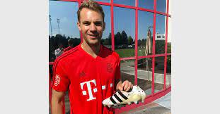 One example is the home match against hoffenheim in late january, when ihlas. Manuel Neuer Is Helping Children With His Worn Boots