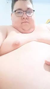 Big Chubby Guy Fucking His Fat Pad with a Toy and Cumming: Gay Porn feat.  Sweetbigboy