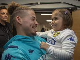 Watch highlights of leeds united man kalvin phillips during the 2018/2019 season. Brave Six Year Old Sarah Emmott Joins Kalvin Phillips At Leeds United Match In Search For Kidney Donor Yorkshire Evening Post