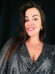 Anna Graf's Instagram, Twitter & Facebook