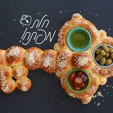 ועע בהגשפ קול יהודא להגרי סגל דייטש מה שביאר בזה ועוד הרבה הסברים נאמרו בזה ומנהג ישראל תורה הוא. Zmezyb90xy 29m
