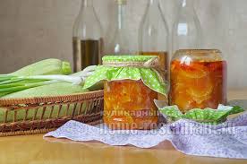 тещин язык из кабачков с томатной пастой на зиму Kak Prigotovit Kabachki V Tomatnom Souse S Chesnokom Na Zimu Recept S Foto Poshagovo Luchshie Recepty Konservirovannyh Kabachkov Dlya Vas Na Sa Kabachki Salaty Zima